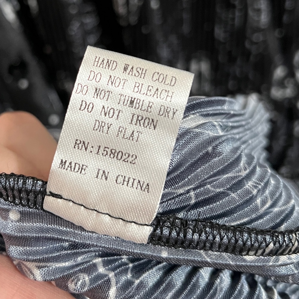 NWT Dressed in LALA Plisse Dress in Astronaut Black and White Size Large - Picture 8 of 9